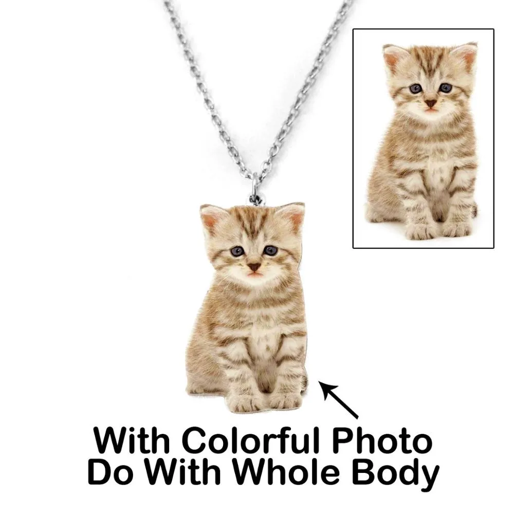 Custom pet photo necklaces by Style's Bug