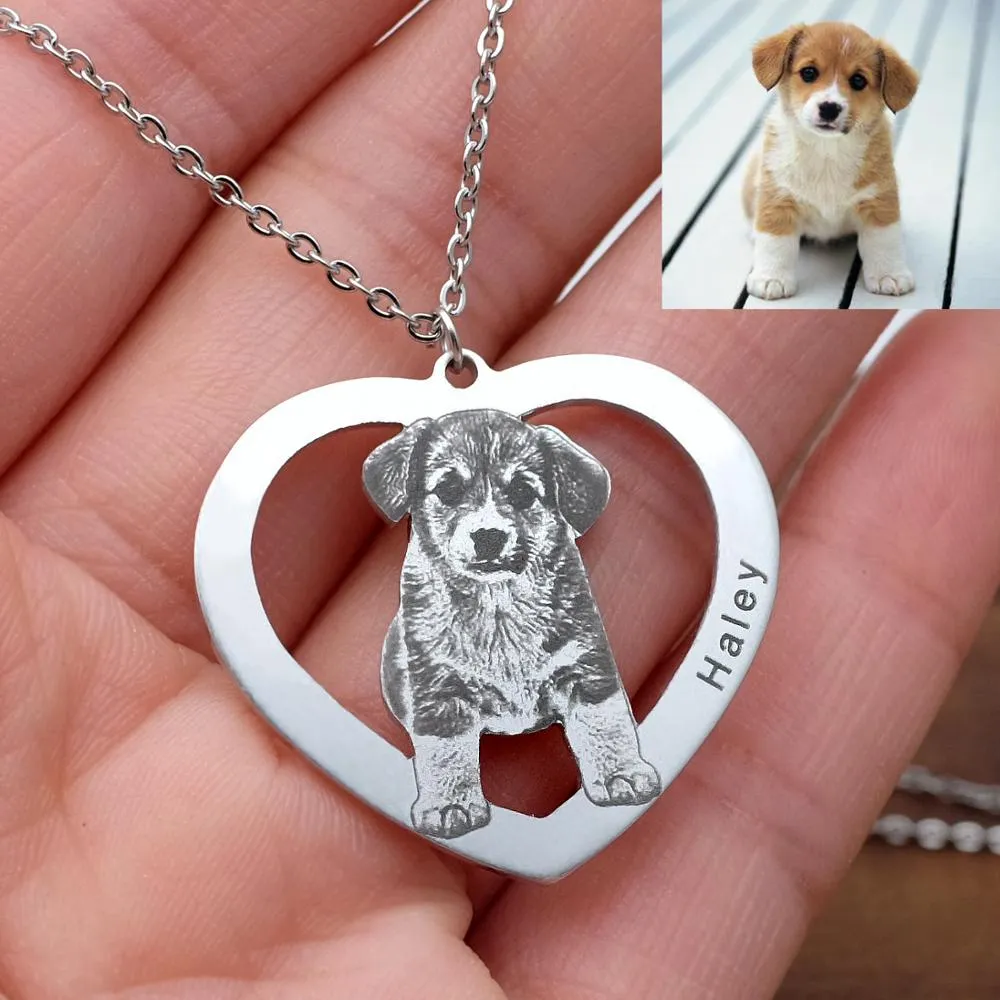 Custom pet photo necklaces by Style's Bug