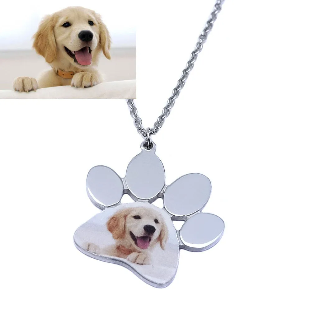 Custom pet photo necklaces by Style's Bug