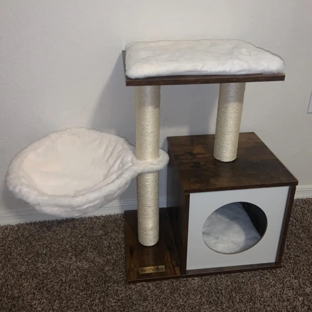 Small Cat Tree for Kittens, Modern Cat Tower for Indoor Cats, Wooden Cat Condo with Scratching Posts